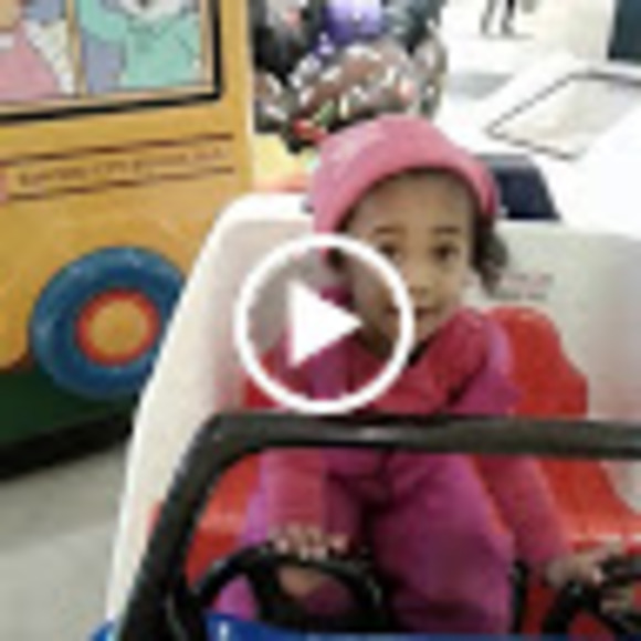 Meet your Posher, Younique - Picture 1 of 1